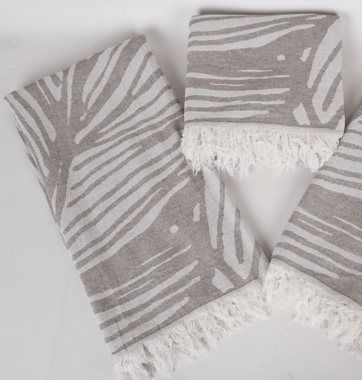 Maui's Finest Gifts Palm Leaves Beach Blanket & Towel