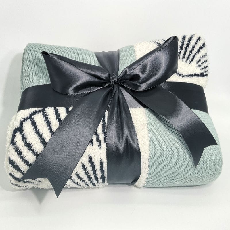 Maui's Finest Gifts Shells Sea Foam Throw Blanket